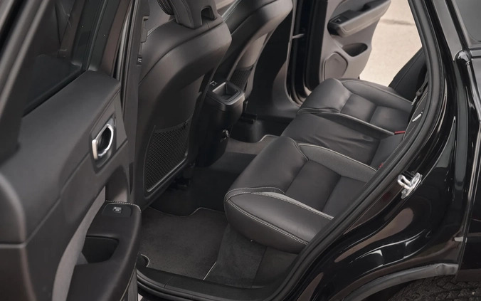 Volvo XC 60 cena 131800 przebieg: 133000, rok produkcji 2019 z Ustroń małe 596
